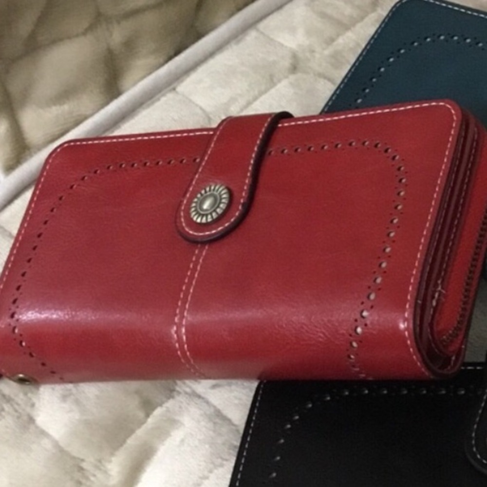 RFID Tri-Fold Wristlet Wallet - Picture 6 of 11